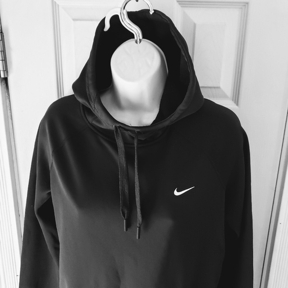 Nike Tops - Nike Therma Fit Hoodie Thumb Holes Small Swoosh